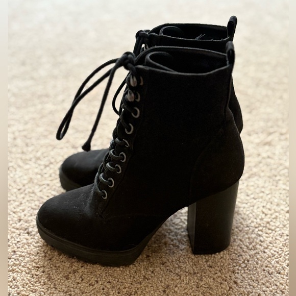 Guess Black Lace-Up Women's Boots - Picture 2 of 6